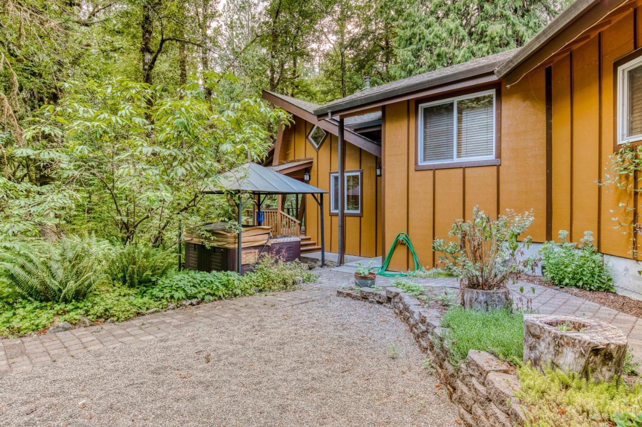 Creekside Cabin Rhododendron Exterior photo