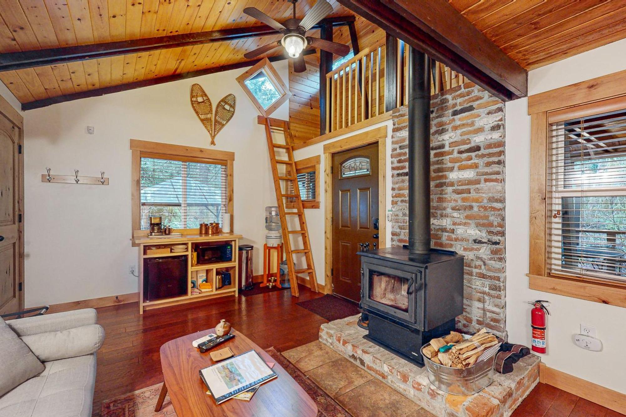 Creekside Cabin Rhododendron Exterior photo