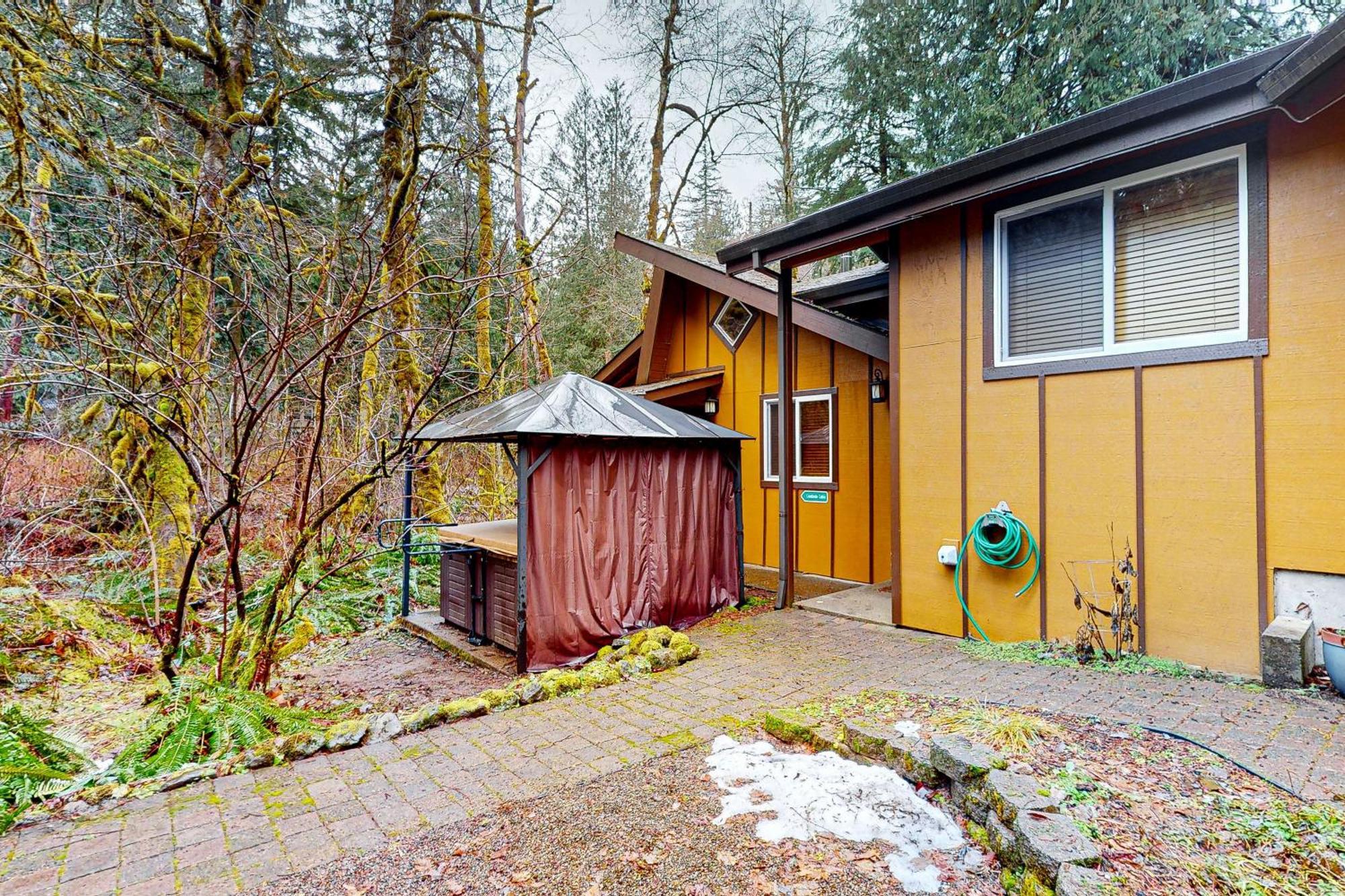 Creekside Cabin Rhododendron Exterior photo